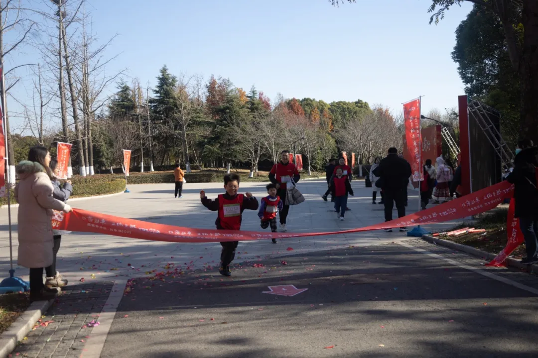 回望2024 启航2025 | PG模拟器股份2025年度战略年会顺利召开